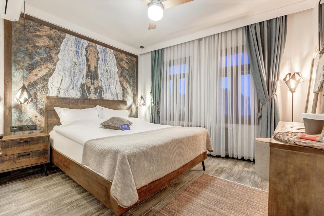 Parna Hotel Cunda Rum bild