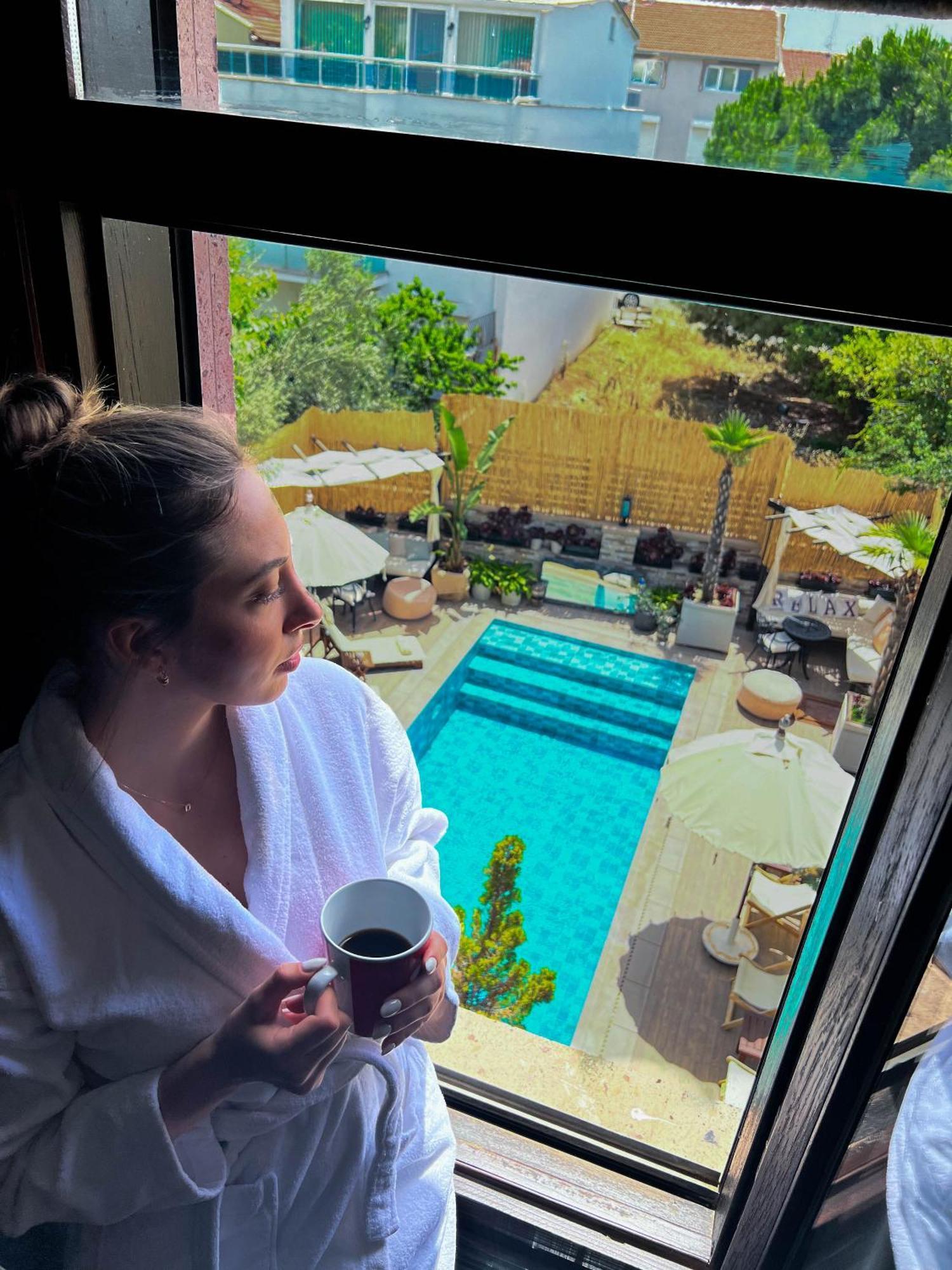 Parna Hotel Cunda Rum bild